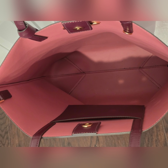 Michael Kors Large Hayley Tote - Plum Exterior Tulip Interior Gold Hardware - Picture 4 of 9